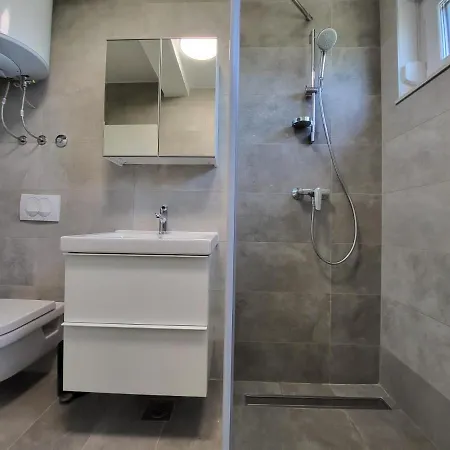 Vila Maslina-apartman Br.4 *